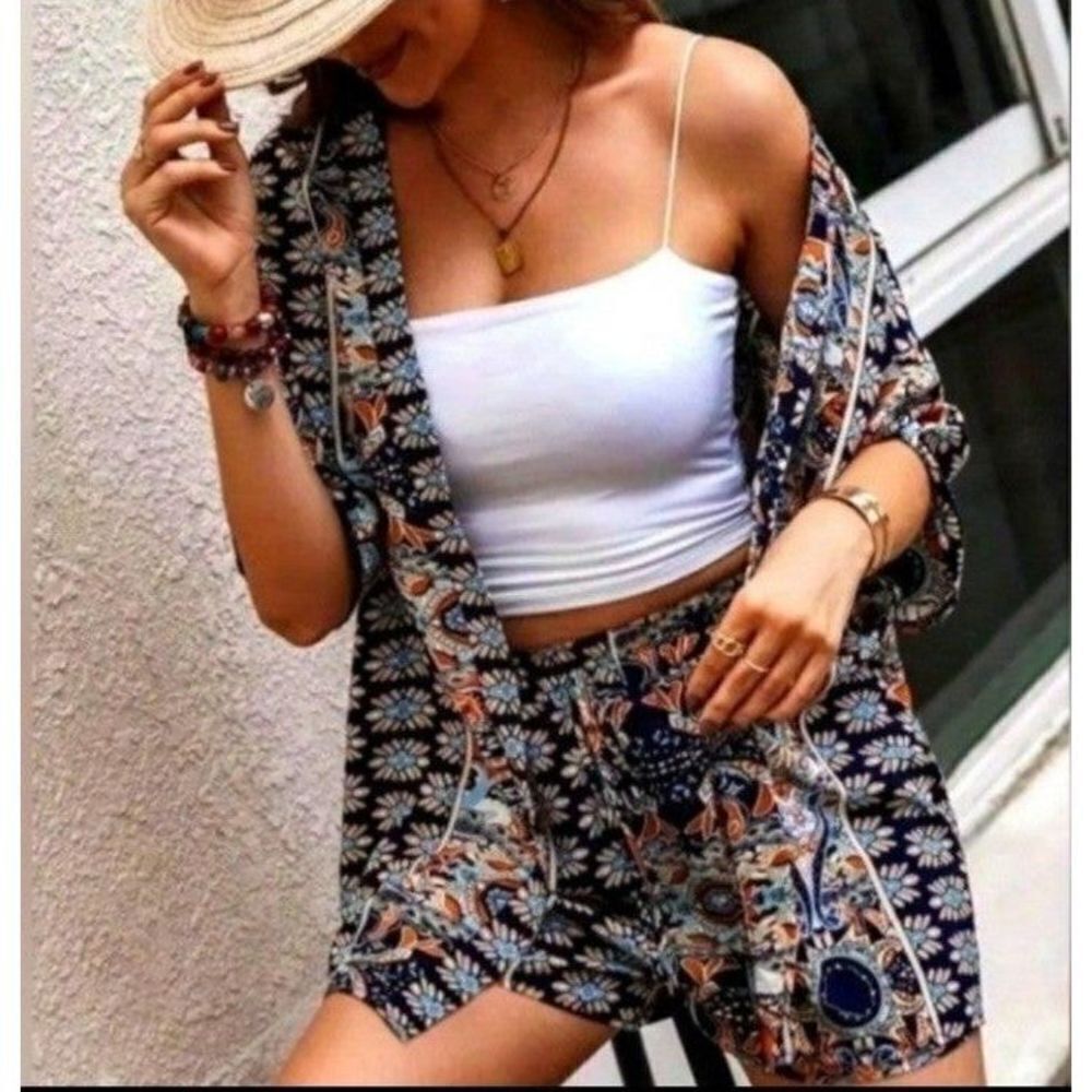 Ladies Two-piece kimono and Short Set outfit sz Large
